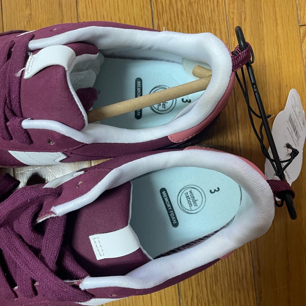 Adorable Plum Sneakers with White‎ Accents casual size 3 NWT - Picture 7 of 8